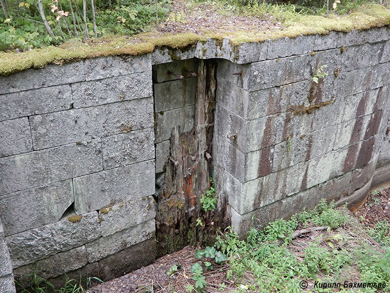 Проём верхних ворот шлюза на Виантском канале