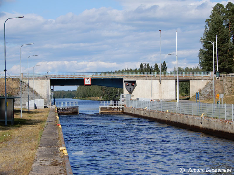 Разводной мост и верхние ворота шлюза на Тайпальском канале