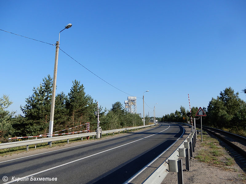 Шлагбаумы при въезде на Лодейнопольский мост