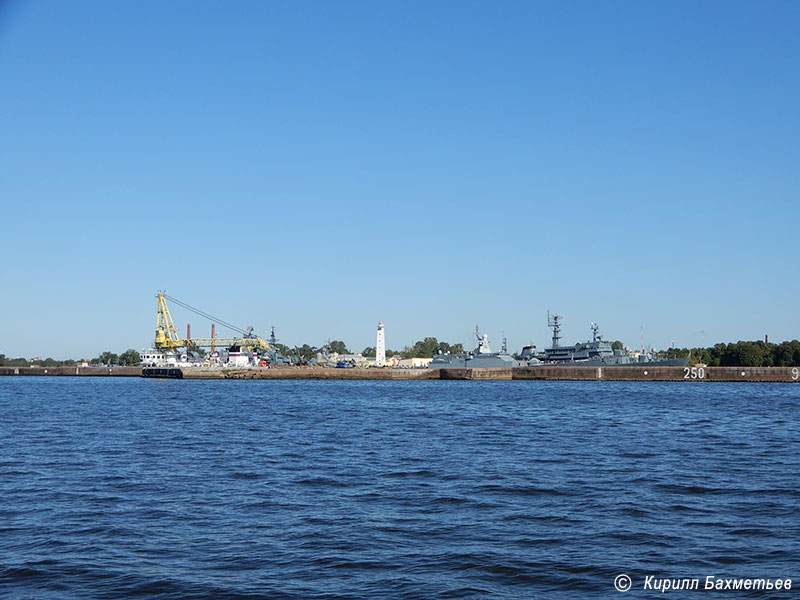 Стенка Средней гавани