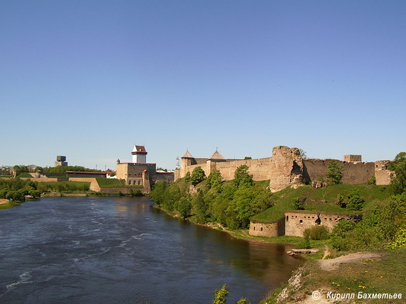 Ивангородская крепость и Нарвский замок