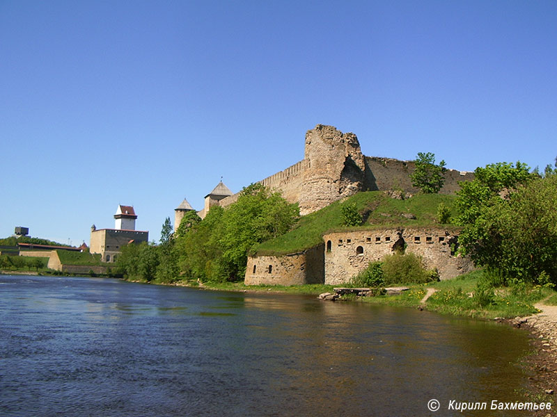 Ивангородская крепость и Нарвский замок
