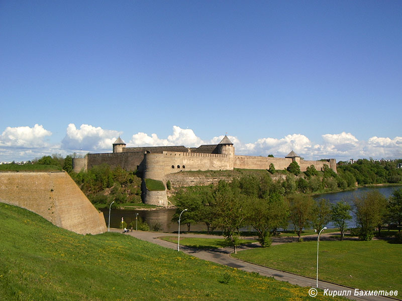 Нарвский замок и Ивангородская крепость