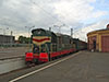 Тепловоз ЧМЭ3-4893 с пригородным поездом Санкт-Петербург – Ивангород